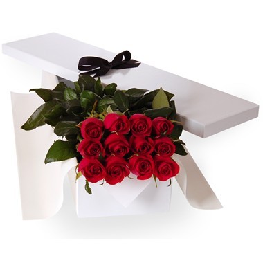 Caja con veinte y cuatro rosas