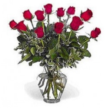 Arreglo de 12 rosas en vaso de vidrio