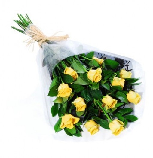 Bouquet de doce rosas amarillas