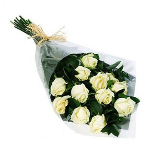 Bouquet de doce rosas blancas