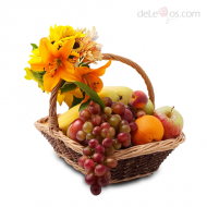 Cesta Frutal con lirios y girasoles